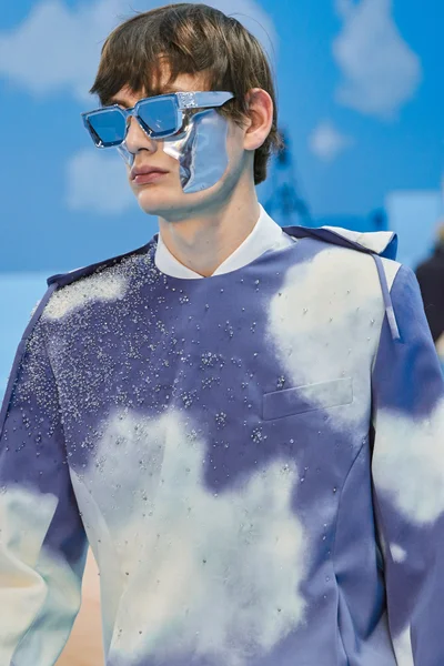 Look 120